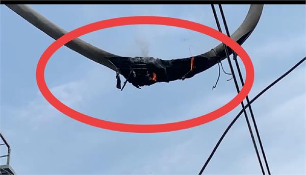 the area shook due to an explosion in the electric wires after sparking