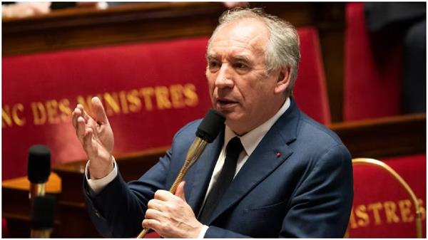 political crisis deepens in france 