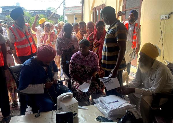 delhi committee organizes medical camp in dayal bhatti