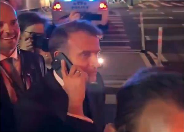 macron stuck in traffic