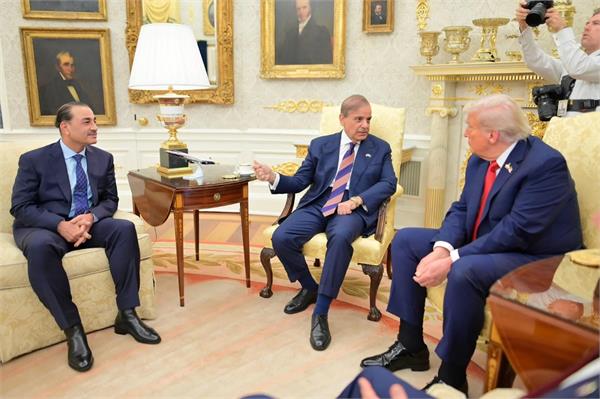 trump meets with pakistani prime minister sharif at the white house