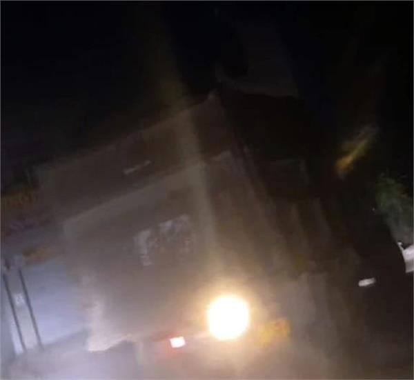 illegal mining is being carried out by sand mafia at night in meharban area