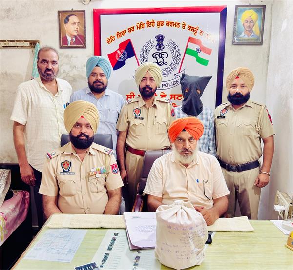 youth arrested for bringing illegal revolver from bihar