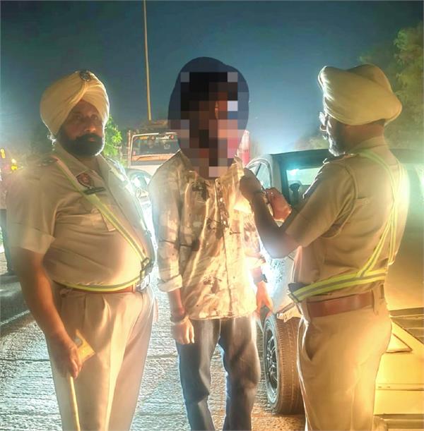 traffic police issued challans to 61 drivers for drunk driving