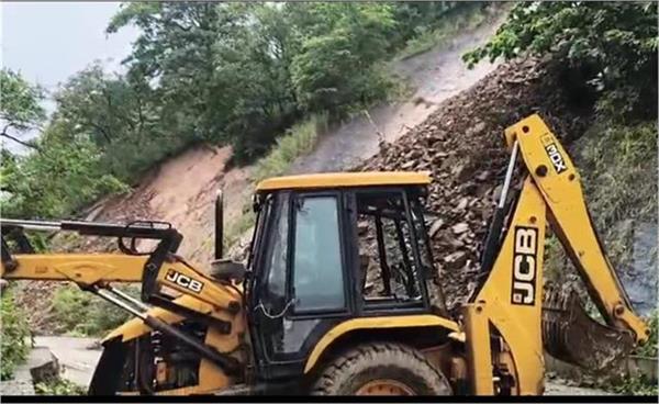 rain wreaks havoc  landslide in salhewara valley