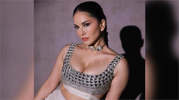 sunny leone to play double role in film   kaur vs kaur  
