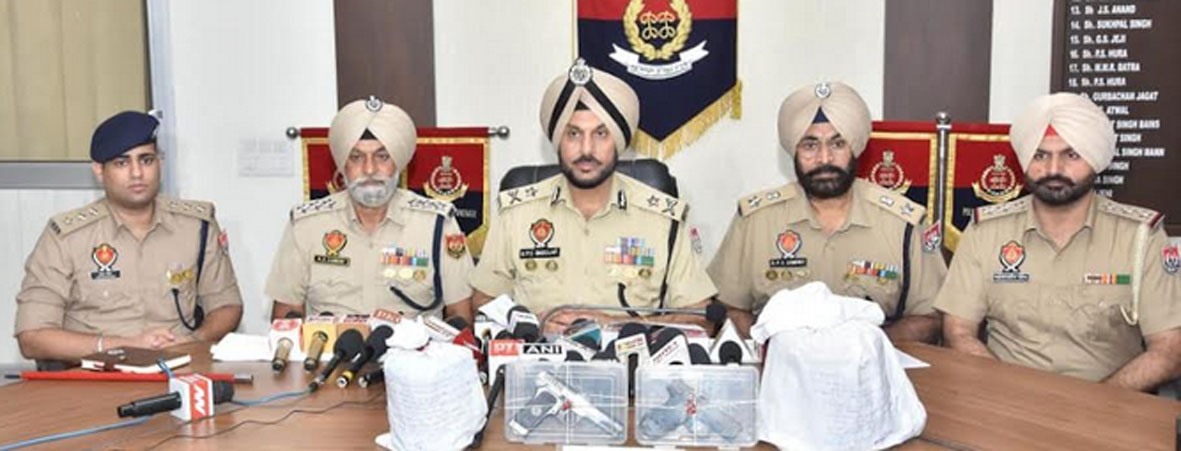 ਨਸ਼ੀਲੇ ਪਦਾਰਥ ਤੇ ਹਥਿਆਰਾਂ ਦੀ ਸਮੱਗਲਿੰਗ ਦੇ ਨੈੱਟਵਰਕ ਦਾ ਪਰਦਾਫਾਸ਼, 4 ਕਿਲੋ ਹੈਰੋਇਨ ਸਮੇਤ 6 ਗ੍ਰਿਫ਼ਤਾਰ