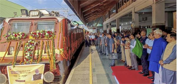 lieutenant governor manoj sinha flags off first freight parcel train