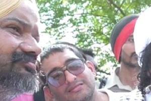 hans raj hans reaches flood victims with cash video 