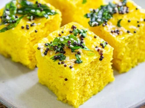 ਘਰ ’ਚ ਬਣਾਓ ਢੋਕਲਾ, ਜਾਣੋ ਬਣਾਉਣ ਦੀ ਆਸਾਨ ਵਿਧੀ