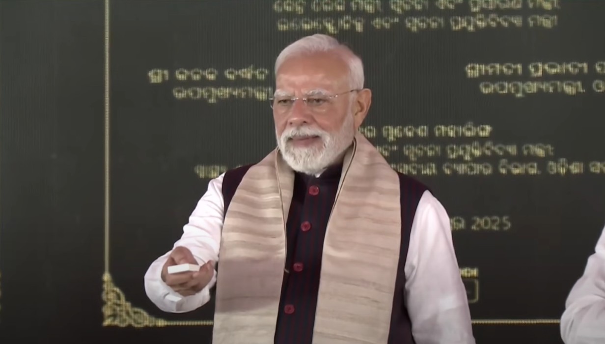 ਓਡੀਸ਼ਾ ਪਹੁੰਚੇ PM ਮੋਦੀ ਨੇ ਦਿੱਤੀ ਵੱਡੀ ਸੌਗਾਤ,  60,000 ਕਰੋੜ ਰੁਪਏ ਦੇ ਪ੍ਰੋਜੈਕਟਾਂ ਦਾ ਕੀਤਾ ਉਦਘਾਟਨ