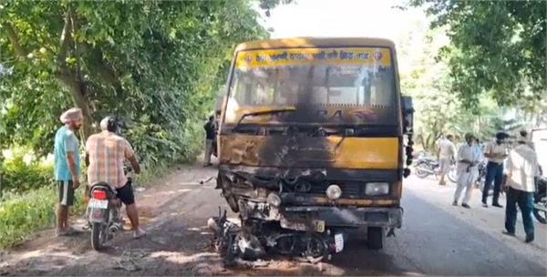 bus accident khanna