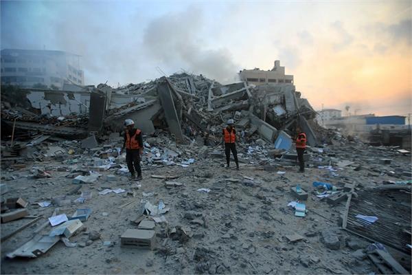 israel begins ground attacks in gaza city