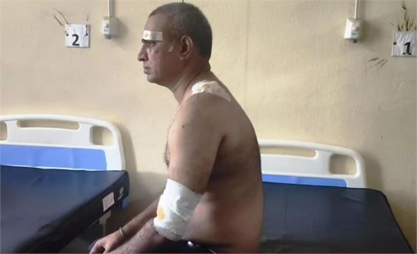 mtech student attacks professor with knife
