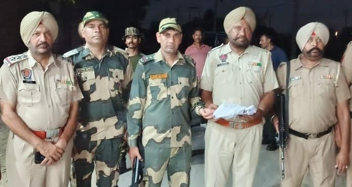 ਪੰਜਾਬ ਦੀ ਸਰਹੱਦ ਨੇੜਿਓਂ ਪਿਸਤੌਲ, 2 ਮੈਗਜ਼ੀਨ ਤੇ 4 ਜ਼ਿੰਦਾ ਰੌਂਦ ਬਰਾਮਦ