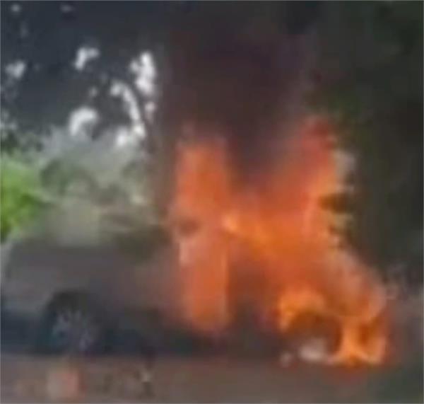 moving car caught fire in dasuya