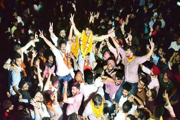 3 ਦਹਾਕਿਆਂ ਬਾਅਦ ਪ੍ਰਧਾਨਗੀ ਦਾ ਸੋਕਾ ਖ਼ਤਮ, ABVP ਤੋਂ ਗੌਰਵ ਹੀ ਯੁਵਾਵੀਰ