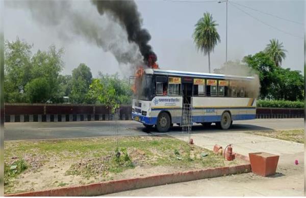a fire broke out in a roadways bus full of passengers