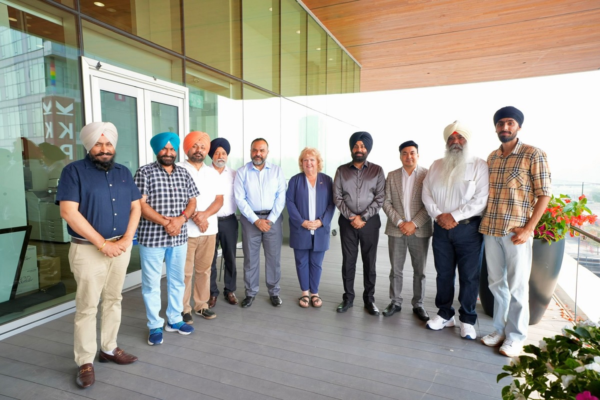 ਚੜ੍ਹਦੀਕਲਾ ਬ੍ਰਦਰਹੁੱਡ ਵੈੱਲਫੇਅਰ ਐਸੋਸੀਏਸ਼ਨ ਵੱਲੋਂ ਸਰੀ ਦੀ ਮੇਅਰ ਨਾਲ ਅਹਿਮ ਮੁੱਦਿਆਂ ''ਤੇ ਵਿਚਾਰਾਂ