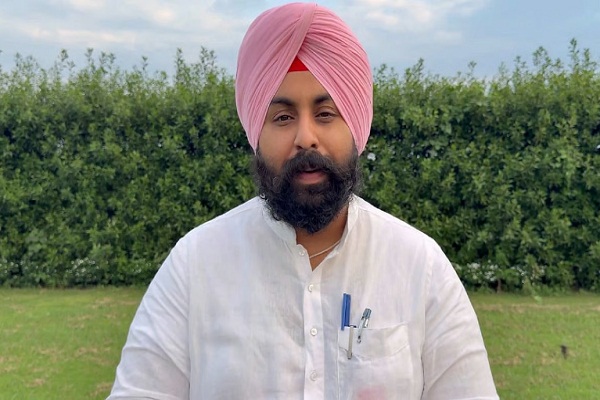 ਮੰਤਰੀ ਹਰਜੋਤ ਬੈਂਸ ਨੇ ਹੜ੍ਹ ਪੀੜਤਾਂ ਨੂੰ ਸਮਰਪਿਤ ਕੀਤੀਆਂ 2 ਨਿੱਜੀ ਰਿਹਾਇਸ਼ਾਂ, 24 ਘੰਟੇ ਖੋਲ੍ਹੇ ਦਰਵਾਜ਼ੇ