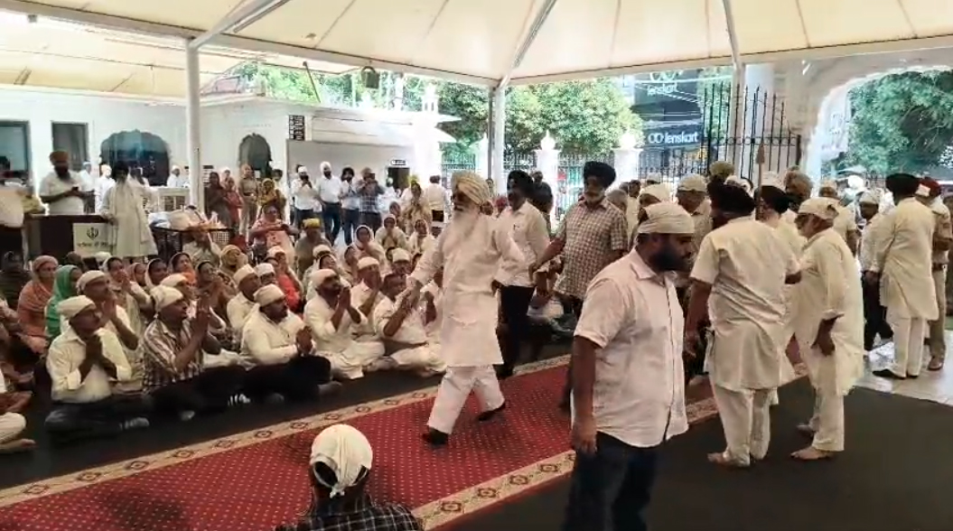 ਸਾਬਕਾ MP ਮਹਿੰਦਰ ਕੇਪੀ ਦੇ ਪੁੱਤਰ ਰਿੱਚੀ ਕੇਪੀ ਦੀ ਹੋਈ ਅੰਤਿਮ ਅਰਦਾਸ, ਡੇਰਾ ਬਿਆਸ ਮੁਖੀ ਸਣੇ ਕਈ ਸ਼ਖ਼ਸੀਅਤਾਂ ਨੇ ਦਿੱਤ