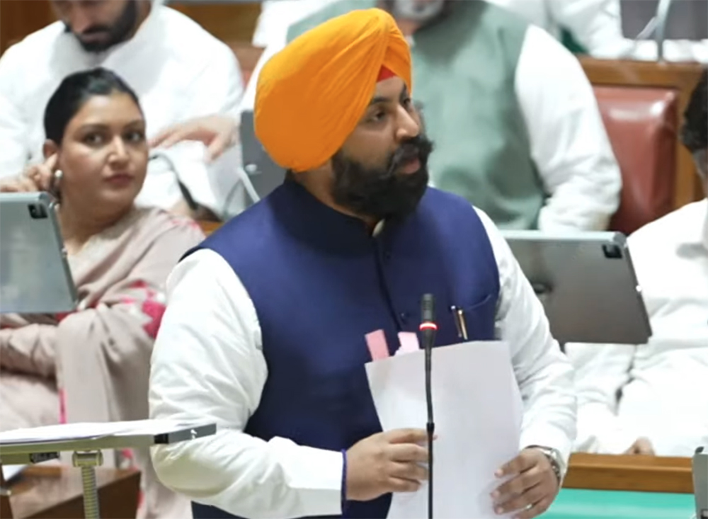 ਵਿਧਾਨ ਸਭਾ ''ਚ ਹੜ੍ਹਾਂ ਦੇ ਮੁੱਦੇ ''ਤੇ ਹੰਗਾਮਾ, ਹਰਜੋਤ ਬੈਂਸ ਨੇ ਕਾਂਗਰਸ ਤੇ ਭਾਜਪਾ ''ਤੇ ਬੋਲੇ ਹਮਲੇ