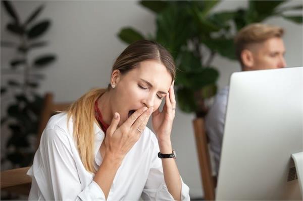 sleepiness and lethargy throughout day sign deficiency