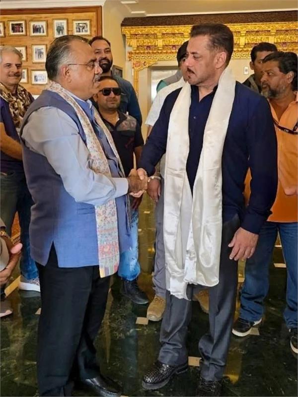 actor salman khan meets tarun chugh