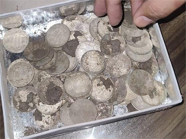 workers found 75 silver coins