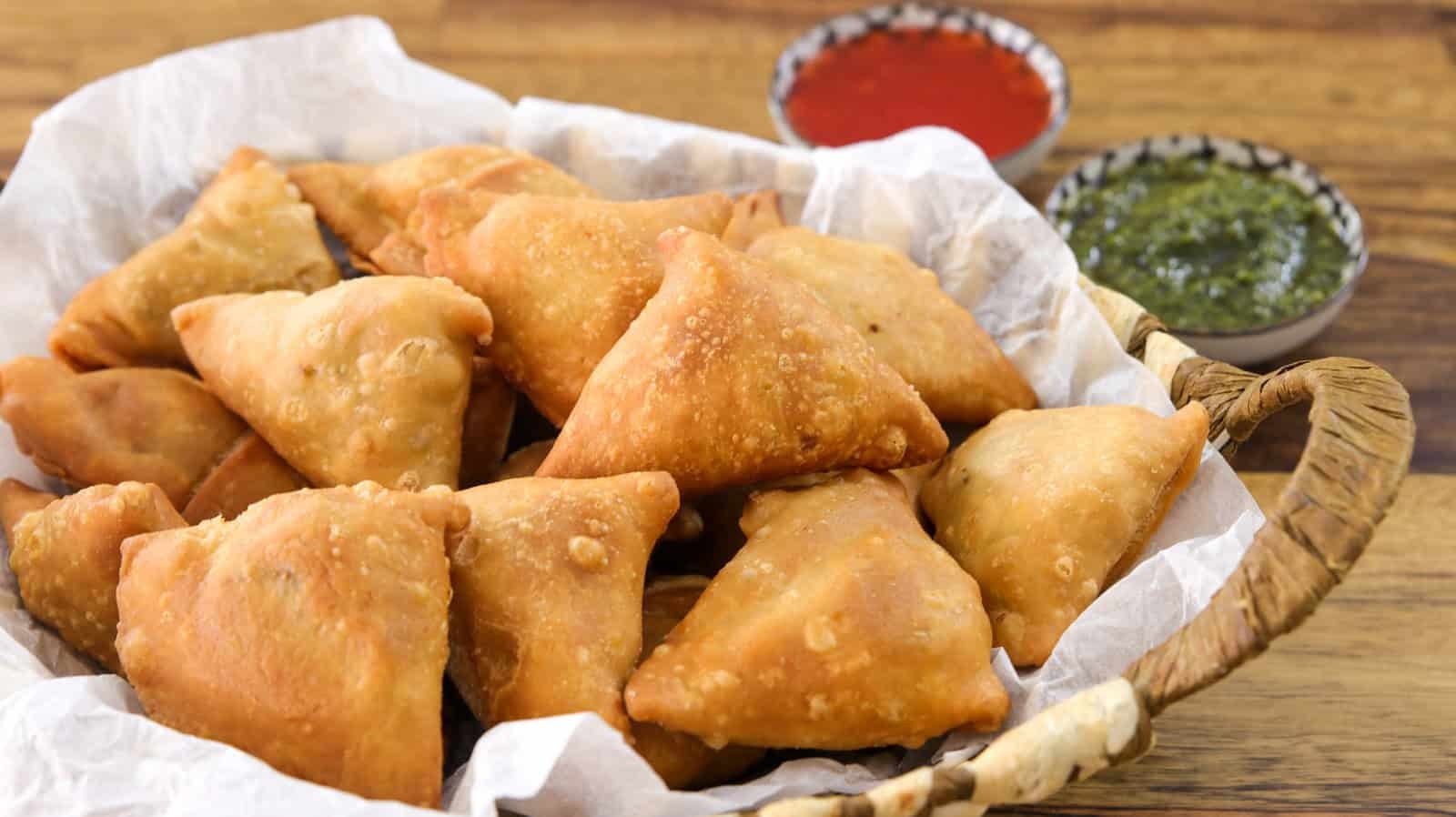 Samosa ਲਿਆਉਣਾ ਭੁੱਲਿਆ ਪਤੀ ਵਿਚਾਰਾ, ਚੜ੍ਹ ਗਿਆ ਪਤਨੀ ਦਾ ਪਾਰਾ ਤੇ ਫੇਰ... (Video Viral)