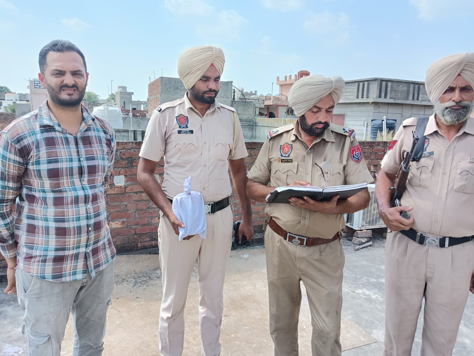 ਸਰਹੱਦ ਨੇੜਿਓਂ ਅੱਧਾ ਕਿਲੋ ਹੈਰੋਇਨ ਬਰਾਮਦ