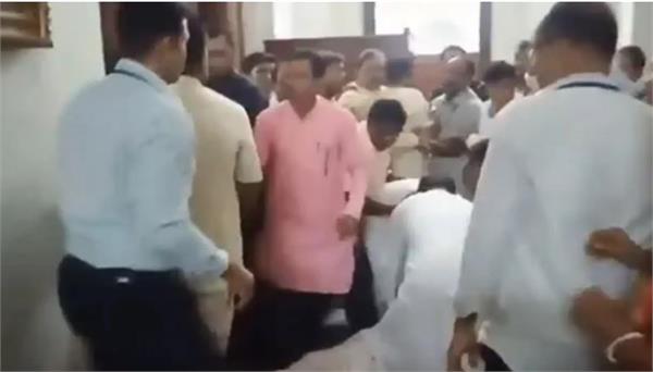 huge ruckus in bengal assembly