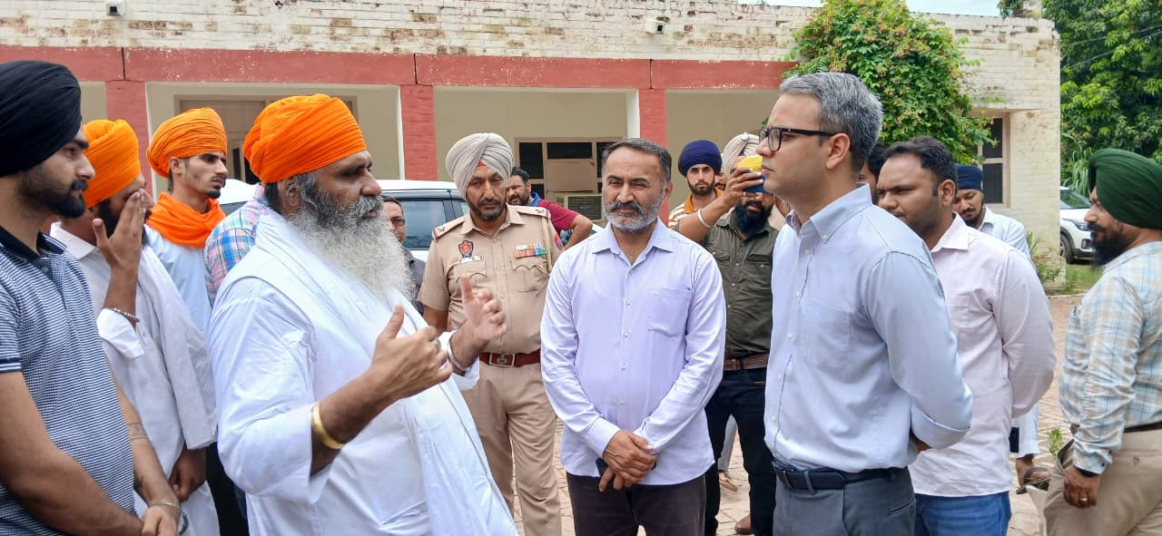 ਬਿਆਸ ਤੇ ਸਤਲੁਜ ਦਰਿਆ ’ਤੇ ਬਣੇ ਧੁੱਸੀ ਬੰਨ੍ਹ ਦੀ 24 ਘੰਟੇ ਰੱਖੀ ਜਾ ਰਹੀ ਨਿਗਰਾਨੀ: DC ਤਰਨਤਾਰਨ ਰਾਹੁਲ