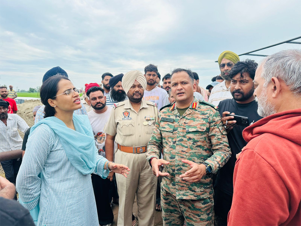 ਘੱਗਰ ''ਤੇ 24 ਘੰਟੇ ਰੱਖੀ ਜਾ ਰਹੀ ਨਿਗਰਾਨੀ, ਫੌਜ ਵੀ ਪੂਰੀ ਤਰ੍ਹਾਂ ਤਿਆਰ