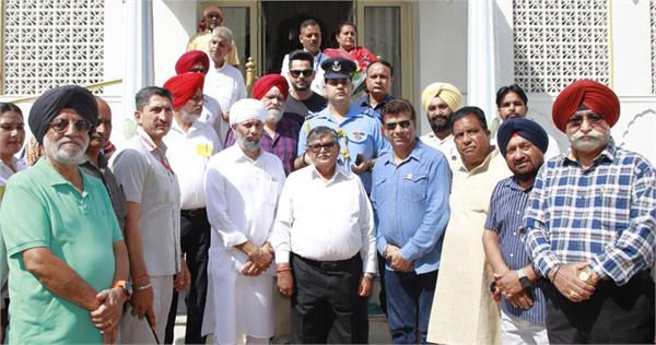 punjab governor gulab chand kataria paid obeisance at shri vishwakarma temple