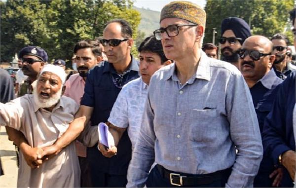 omar abdullah met flood affected families in anantnag district