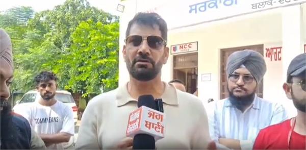 punjabi singer jasbir jassi reached dinanagar to help flood victims