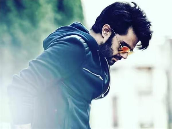 manish paul sunny sanskari ki tulsi kumari  