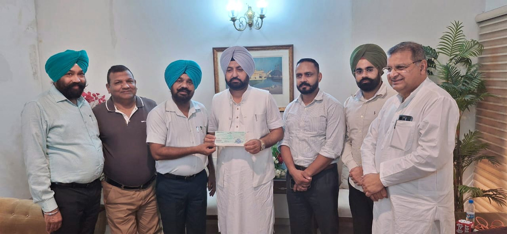 ਪੰਜਾਬ ਰੈਵੀਨਿਊ ਅਫ਼ਸਰ ਐਸੋਸੀਏਸ਼ਨ ਵੱਲੋਂ ਮੁੱਖ ਮੰਤਰੀ ਰਾਹਤ ਫ਼ੰਡ ਲਈ 10 ਲੱਖ ਰੁਪਏ ਦਾ ਯੋਗਦਾਨ