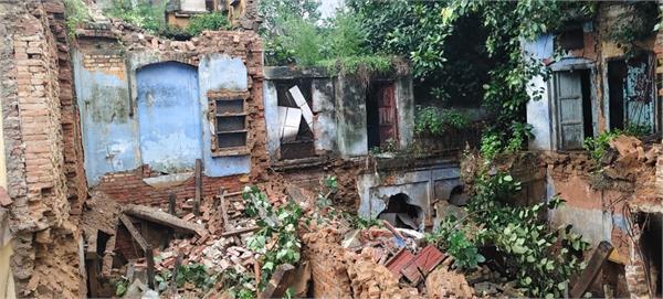 big accident in kapurthala  dilapidated house collapses