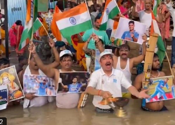 ganga aarti for indian cricket team victory in varanasi