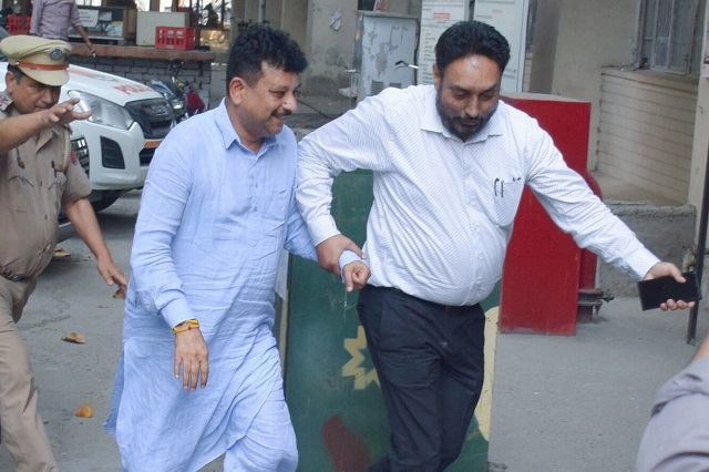 MLA ਰਮਨ ਅਰੋੜਾ ਦੀ ਅਦਾਲਤ ''ਚ ਪੇਸ਼ੀ, ਮੁੜ ਤਿੰਨ ਦਿਨ ਦਾ ਮਿਲਿਆ ਪੁਲਸ ਰਿਮਾਂਡ