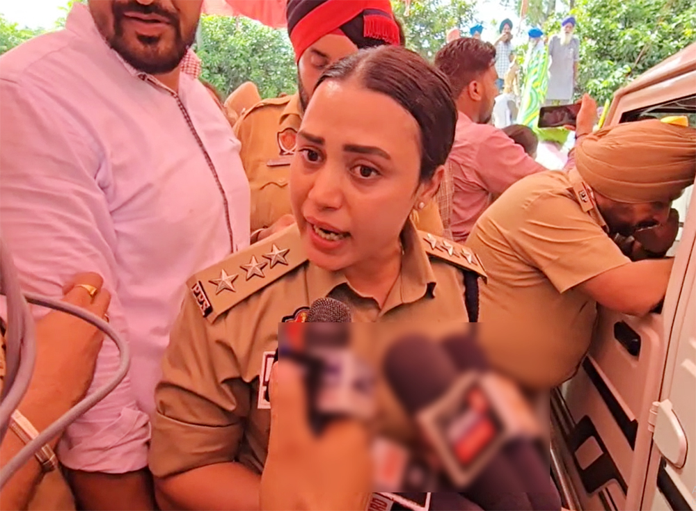 DSP ਮਨਦੀਪ ਕੌਰ ਦਾ ਪੈ ਗਿਆ ਪੰਗਾ, ਕਿਹਾ ਮੇਰਾ ਜੂੜਾ ਪੁੱਟਿਆ, ਭਖ ਗਿਆ ਮਾਹੌਲ