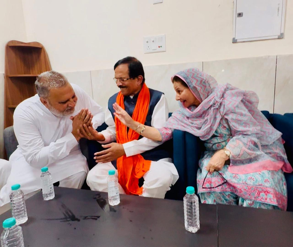 ਕਾਂਗਰਸ ''ਚ ਵੱਡੀ ਹਲਚਲ, ਇਸ ਆਗੂ ਦੀ ਵਾਇਰਲ ਹੋਈ ਤਸਵੀਰ ਨੇ ਲਿਆਂਦਾ ਭੂਚਾਲ