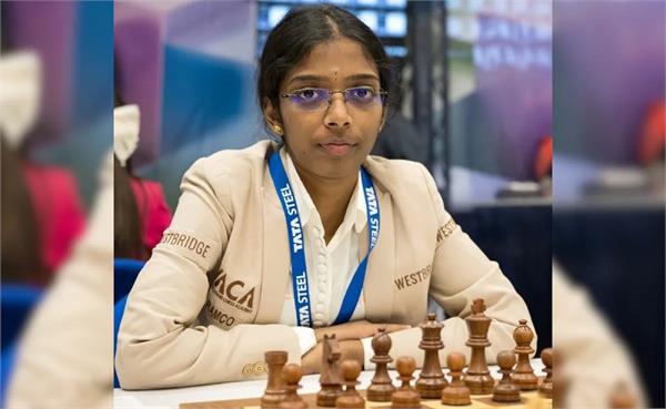 mamata praises vaishali for winning fide grand swiss chess tournament