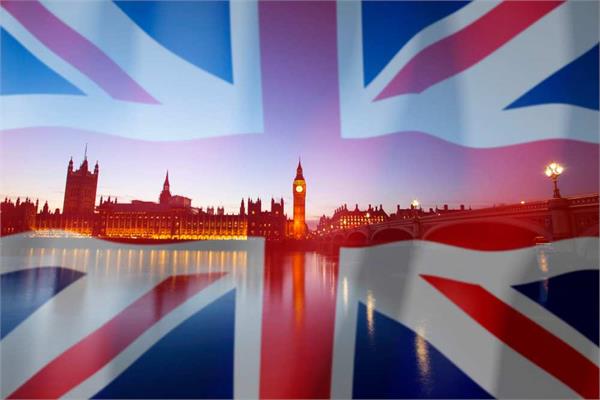 amidst britain s unmanageable economy pm keir starmer reshuffles fm team