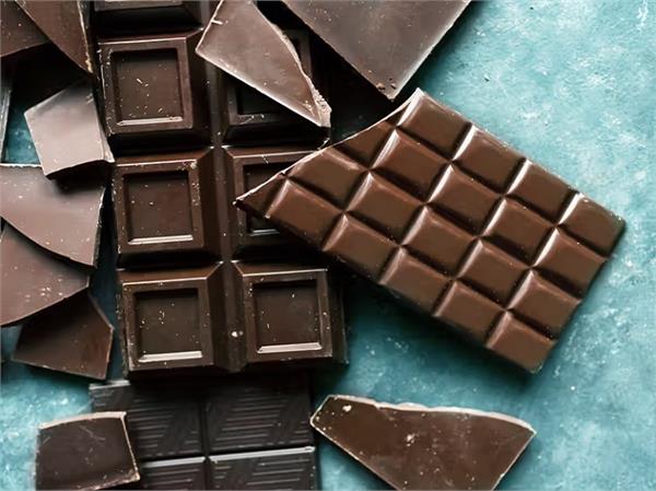 dark chocolate likes heart health