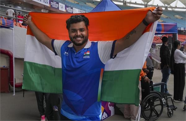 yogesh kathuniya wins another silver medal