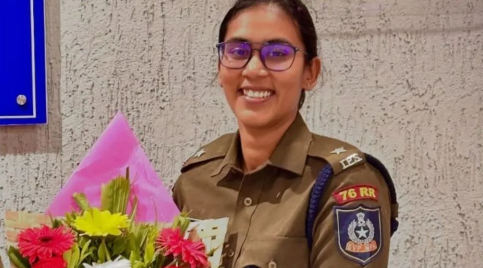 IPS ਅੰਜਨਾ ਕ੍ਰਿਸ਼ਨਾ ਦੀ ਇਮਾਨਦਾਰੀ ਤੇ ਨਿਡਰਤਾ ਦੀ ਹੋ ਰਹੀ ਪ੍ਰਸ਼ੰਸਾ, ਅਜੀਤ ਪਵਾਰ ਨਾਲ ਹੋਈ ਸੀ ਬਹਿਸ ਵੀਡੀਓ ਵਾਇਰਲ