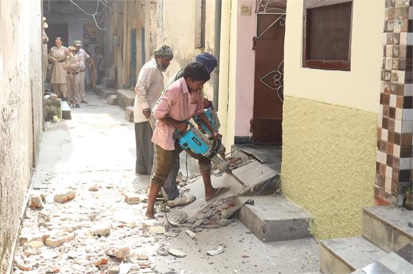 unauthorized properties demolished in jalandhar s basti guja